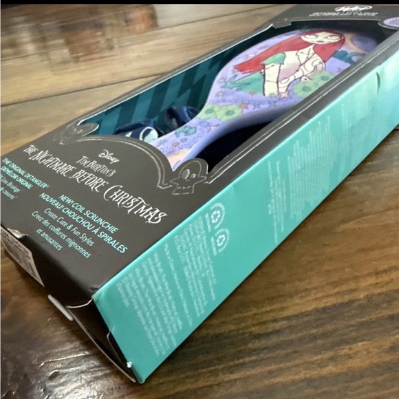 Disney The Nightmare Before Christmas Brush - Purple and Green - Picture 5 of 15
